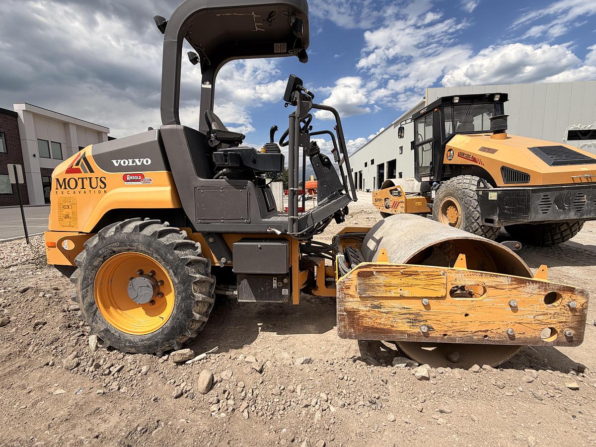 Used 2017 Volvo SD45B