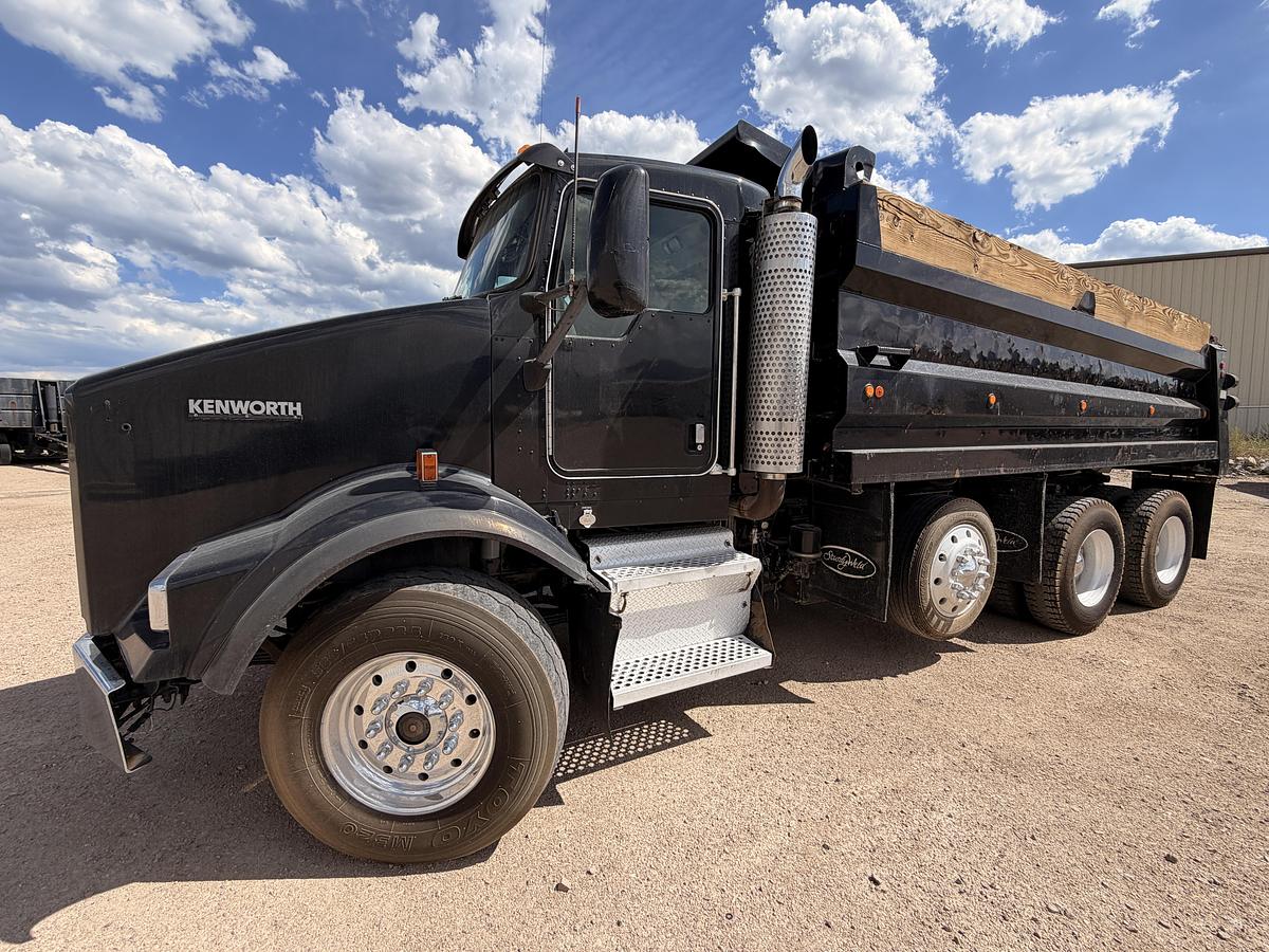 Used 2004 Kenworth T800B