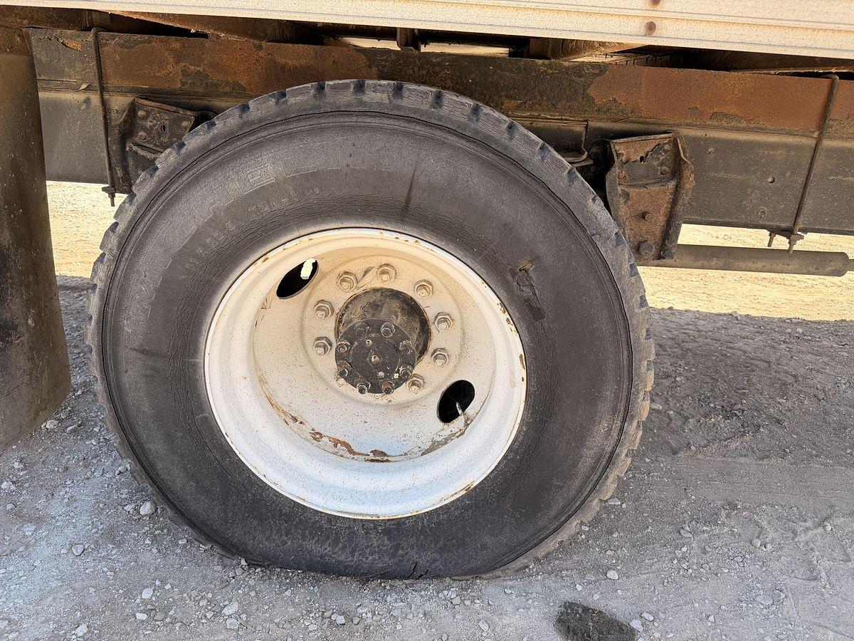 Used International box truck, Dt466 Engine