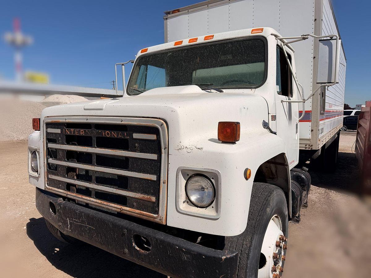 Used International box truck, Dt466 Engine