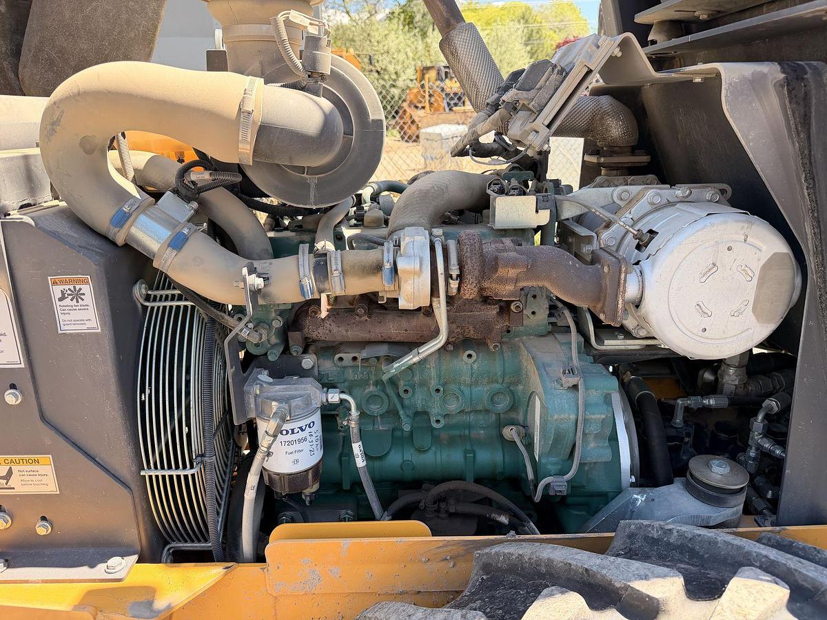 Used 2022 Volvo SD45B Single Drum Vibratory Smooth Drum Roller, 1,166.3 hours