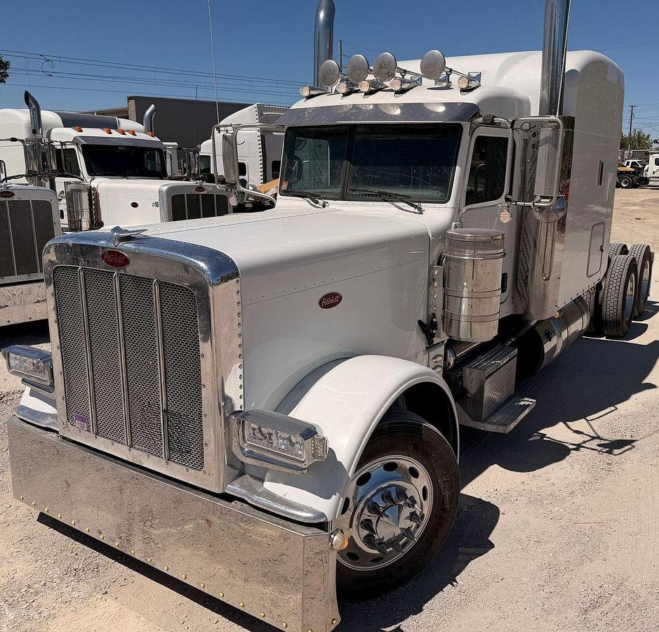 Used 2019 Peterbilt 389 with Cummins ISX15 and 18sp manual transmission