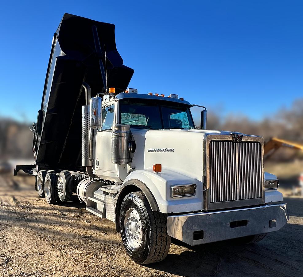 Used 2019 Western Star 4900SF Tri-Axle Dump Truck