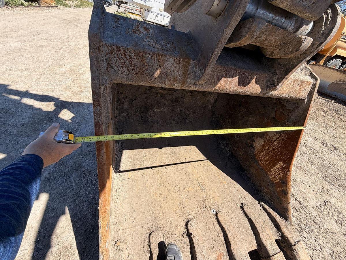Used 2023 Volvo EC350EL crawler excavator, 3,548 hours, 35 ton