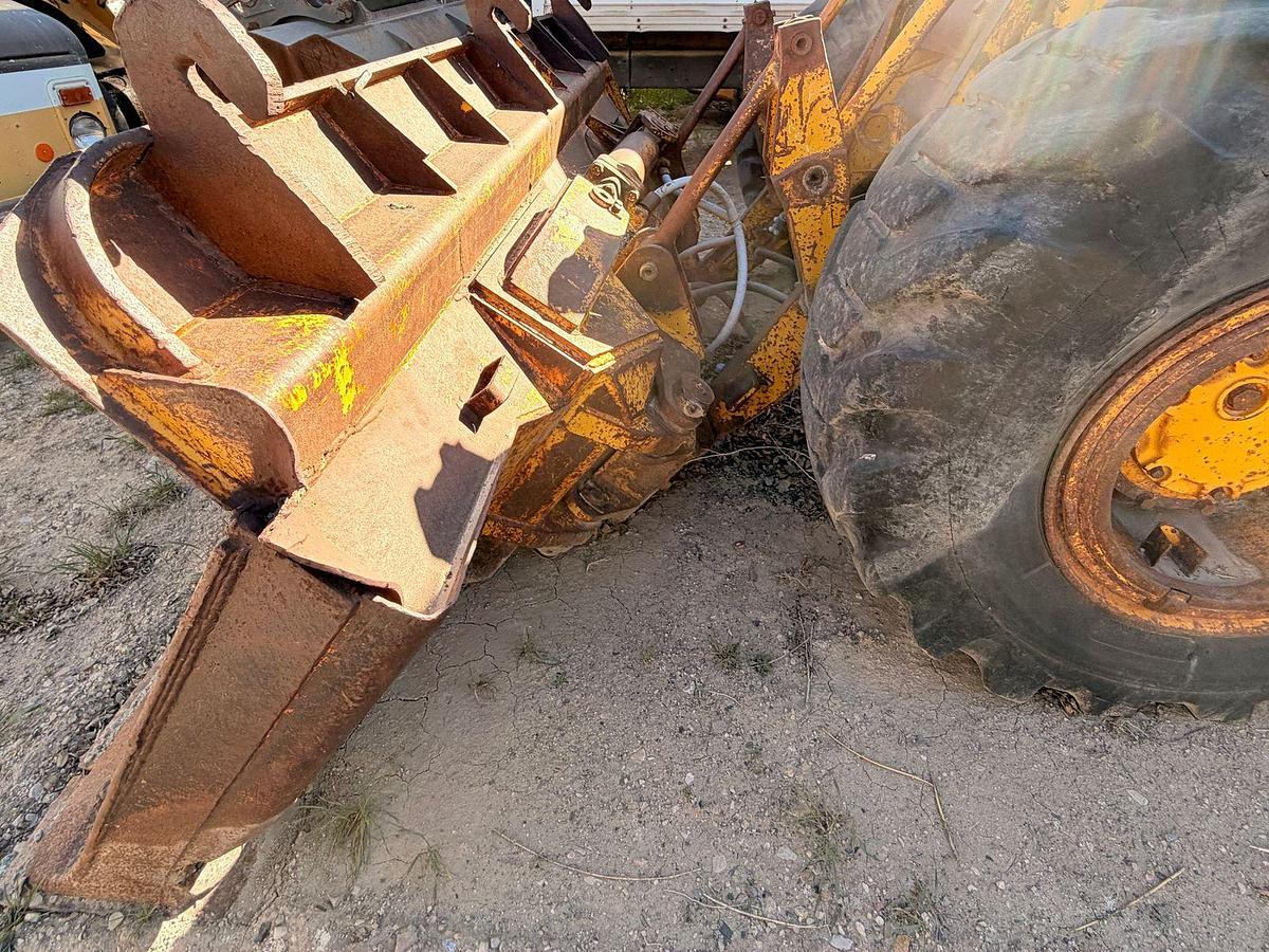 Used Cat 950 Loader with side dump trench bucket