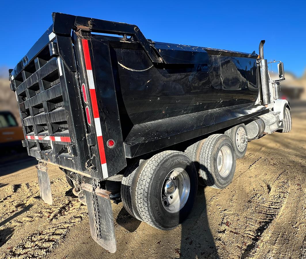 Used 2019 Western Star 4900SF Tri-Axle Dump Truck