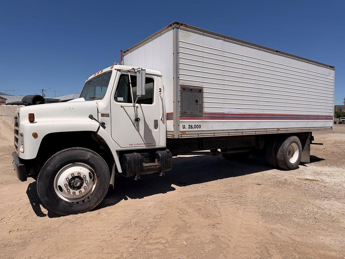 Used International box truck, Dt466 Engine