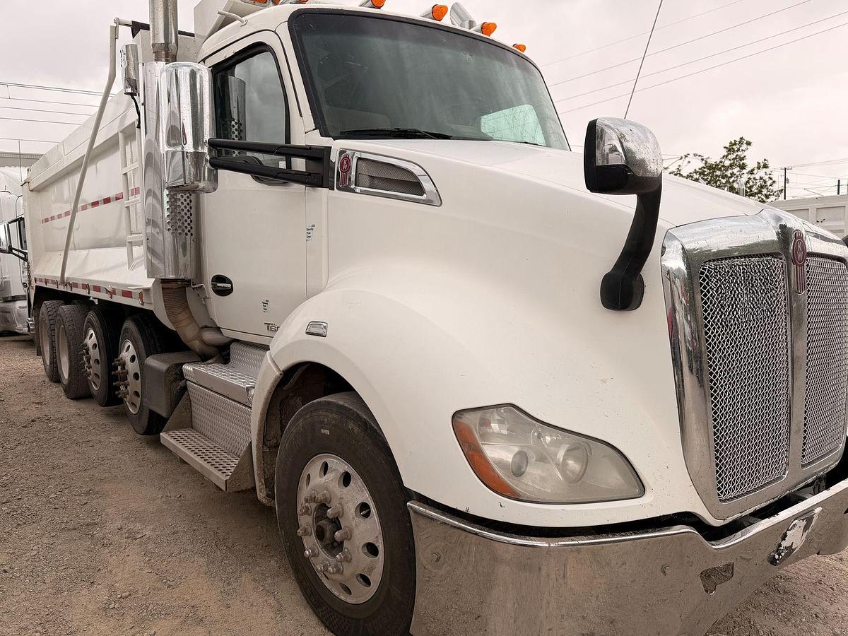 2019 Kenworth T680 Quad Axle Dump, Freshly rebuilt engine, PACCAR MX-13 450HP, diesel, 12-speed automated tranny, 645k miles