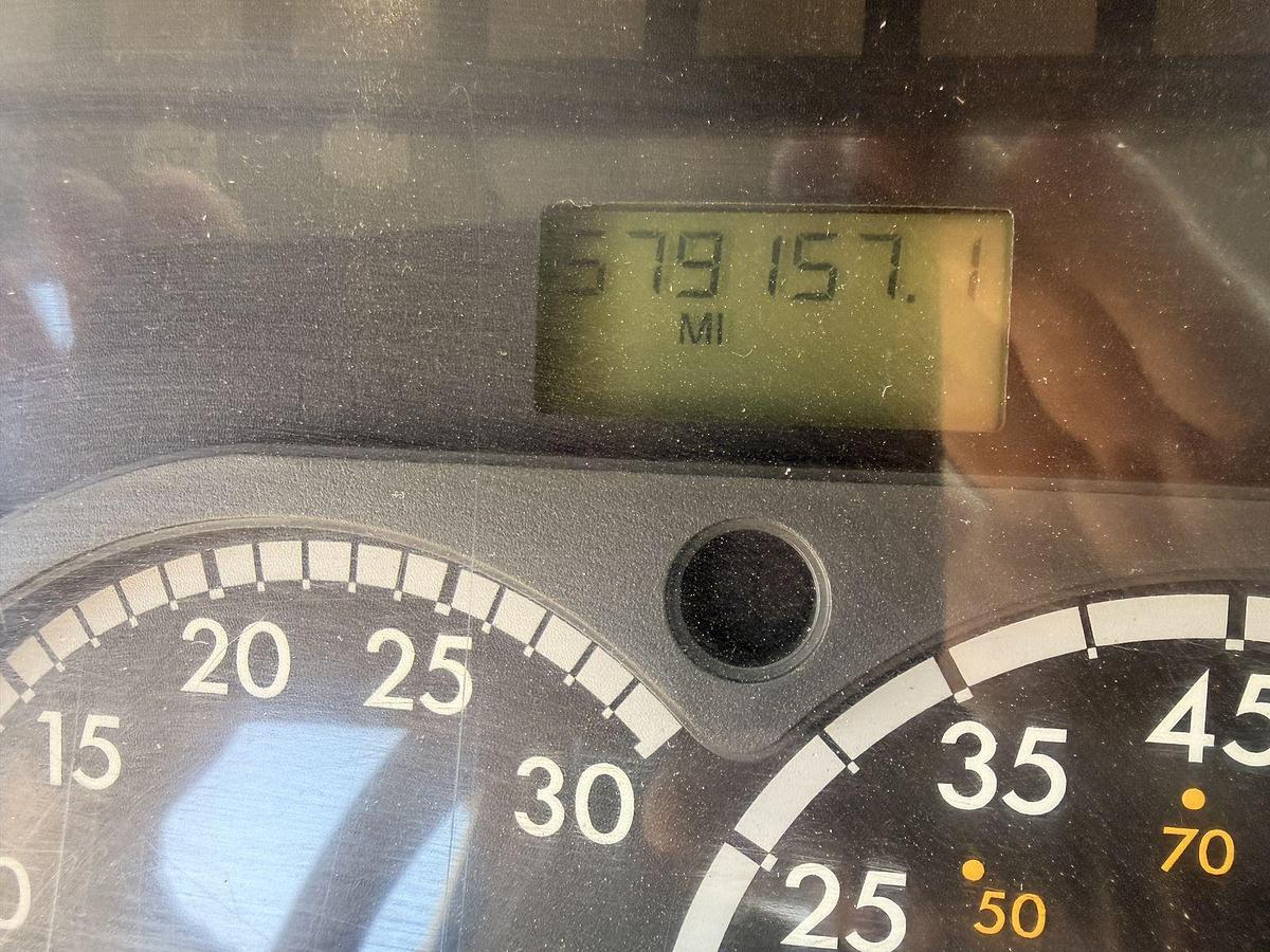 Used 2013 Freightliner Cascadia Mid-Roof Day Cab 579,157 Miles