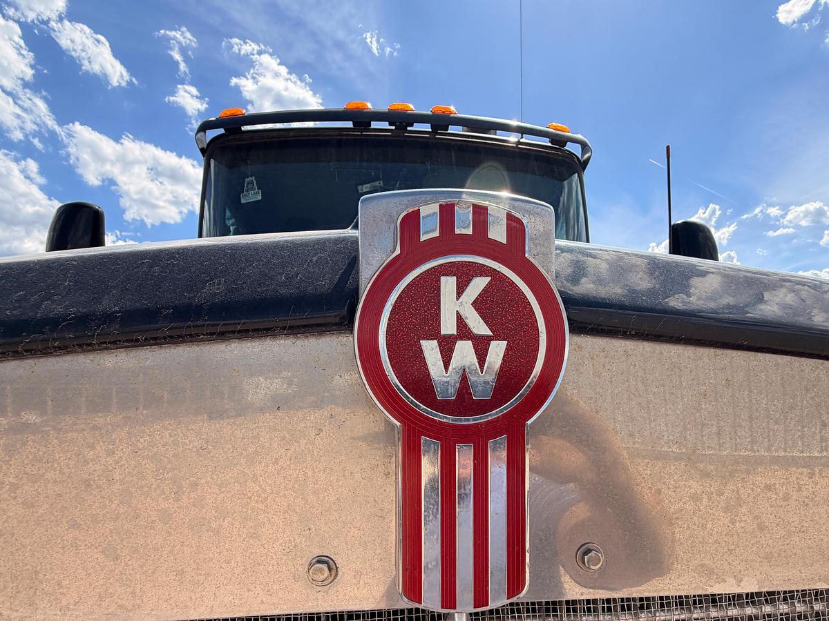 Used 2004 Kenworth T800B