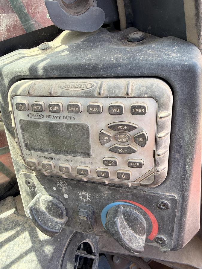 Used 2024 Takeuchi tl12r2-crh