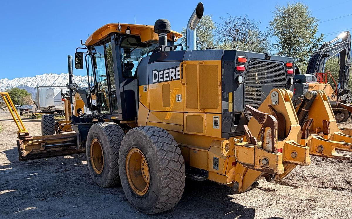 Used Deere 772GP Motor Grader 12K hrs 6WD