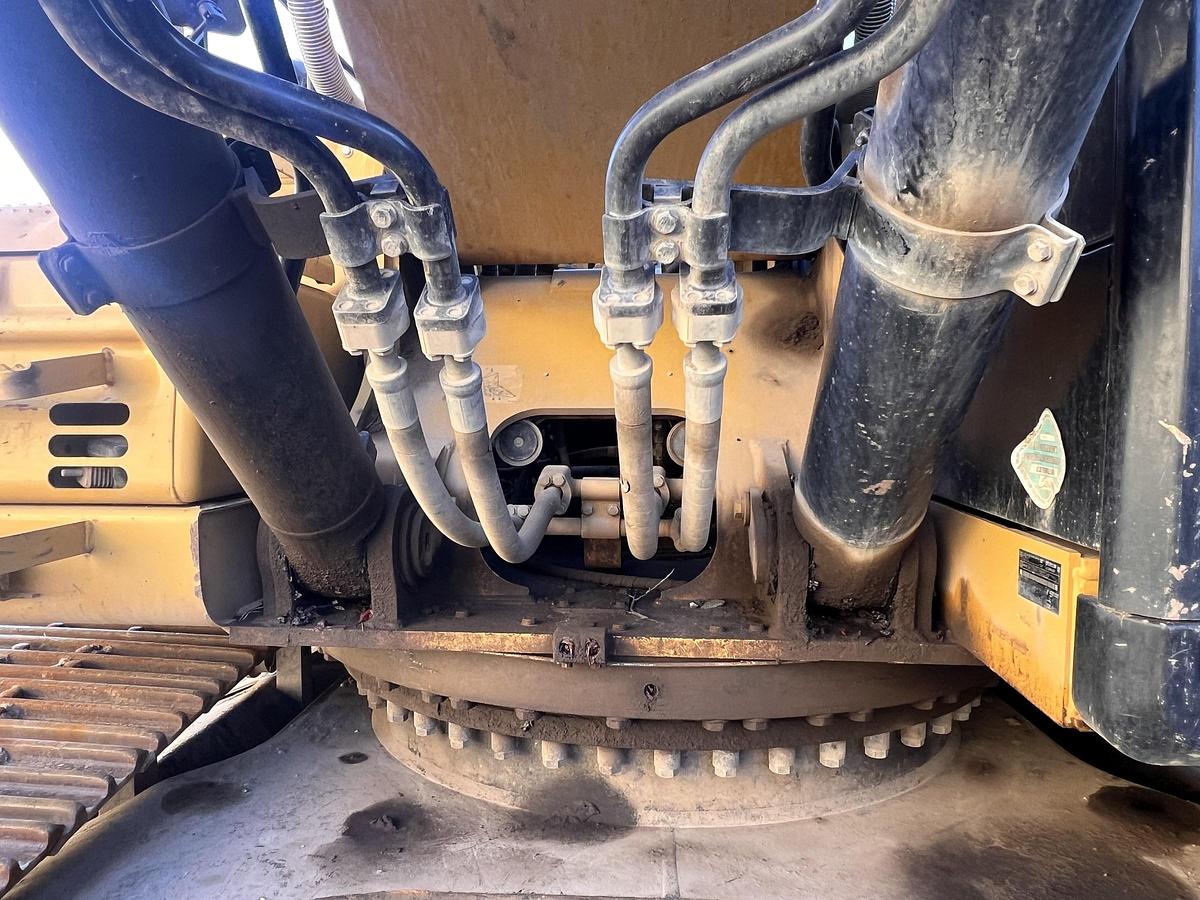 Used 2016 Caterpillar 336F L Excavator with Thumb