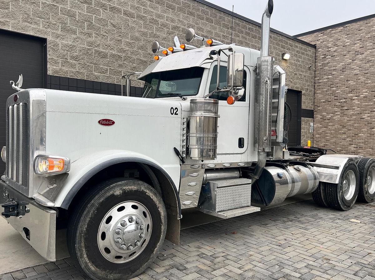 Used 2023 Peterbilt 389 Dual Axle Day Cab Semi Tractor
