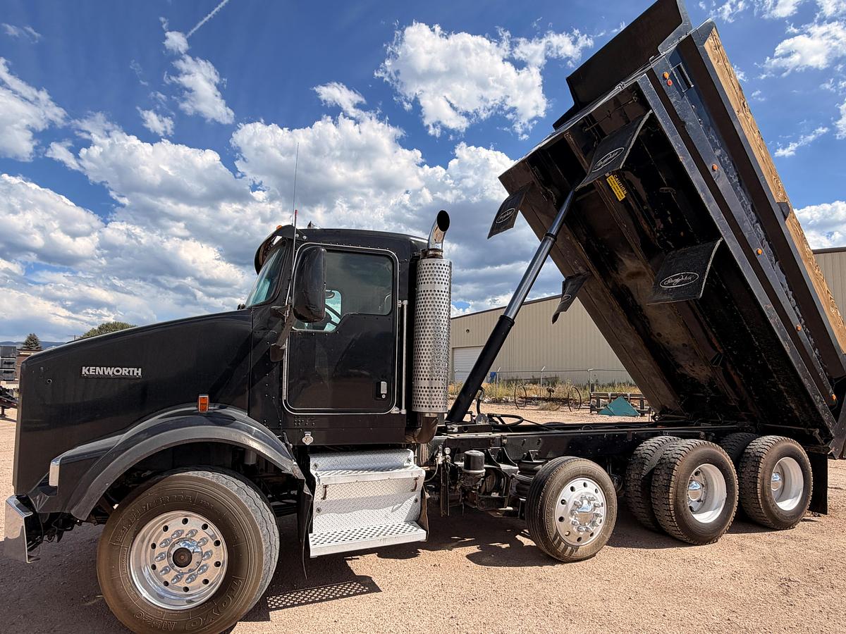 Used 2004 Kenworth T800B