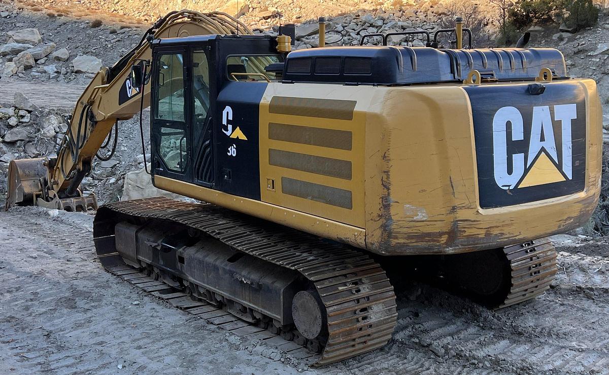 Used 2016 Caterpillar 336F L Excavator with Thumb
