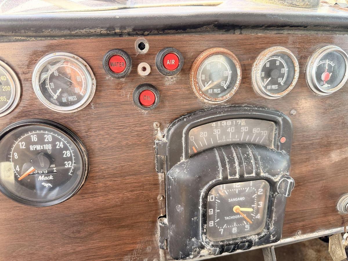 Used Peterbilt, 359A, DayCab, Rebuilt Cummins Small Cam diesel engine, 425 HP