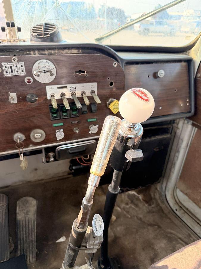 Used Peterbilt, 359A, DayCab, Rebuilt Cummins Small Cam diesel engine, 425 HP