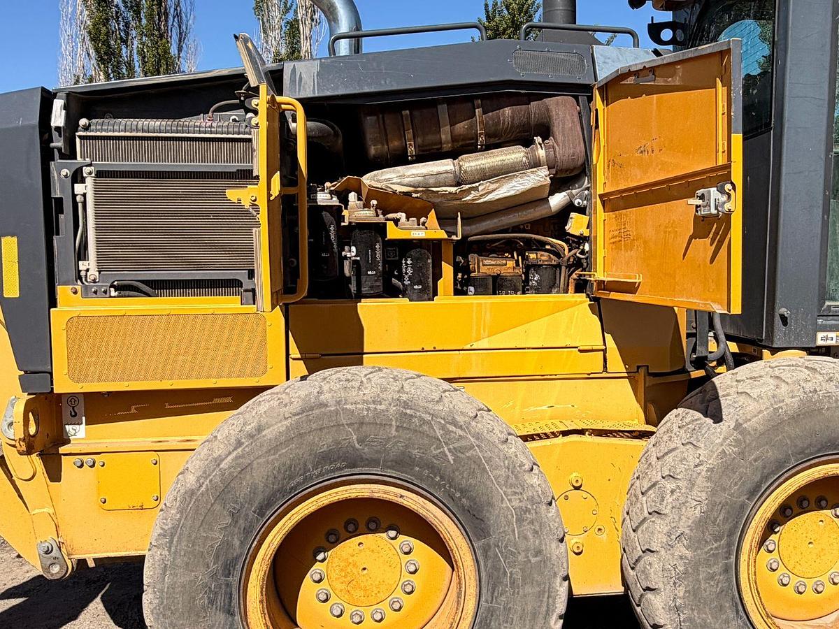 Used Deere 772GP Motor Grader 12K hrs 6WD