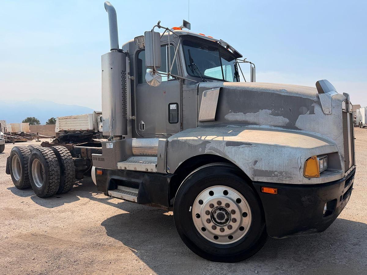 Used Kenworth T600 Cab and Chassis, New Engine, DayCab 10sp manual