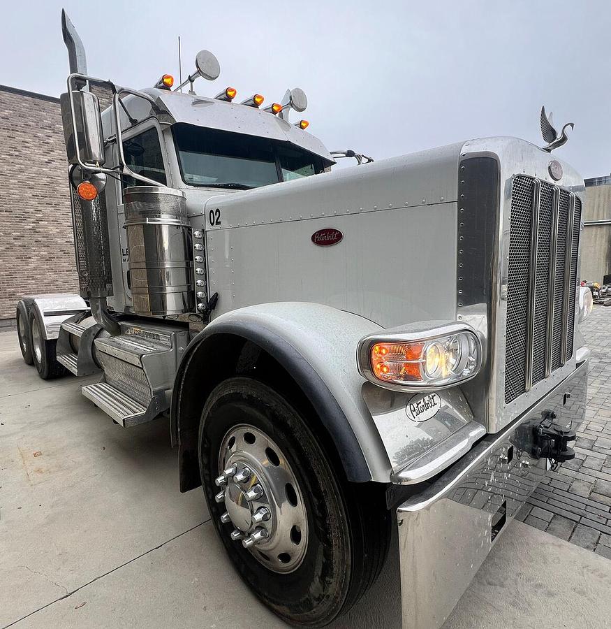 Used 2023 Peterbilt 389 Dual Axle Day Cab Semi Tractor