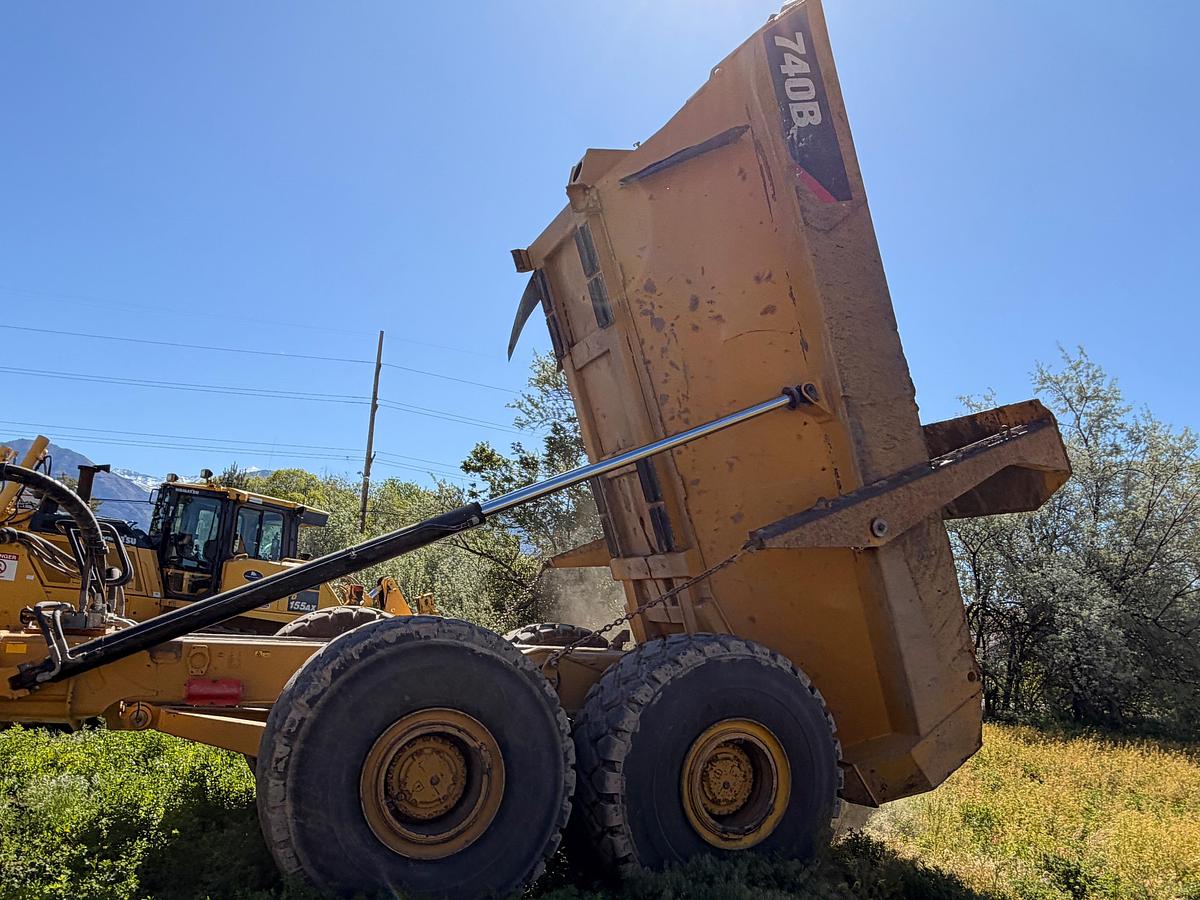 Used 2014 caterpillar 740b