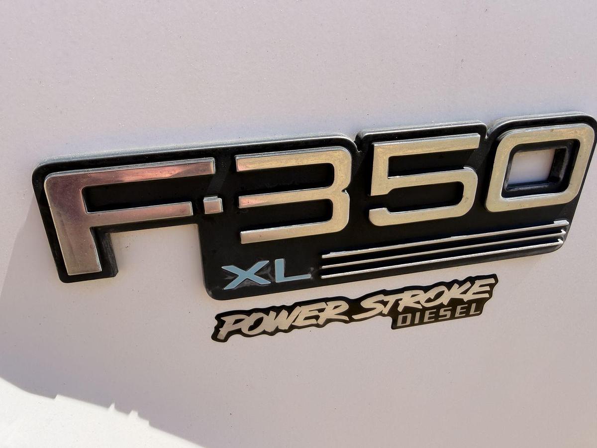 Used ***LOW MILES*** Ford F350 XL Service Truck with Crane and PowerStroke