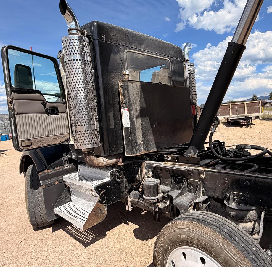 Used 2004 Kenworth T800B
