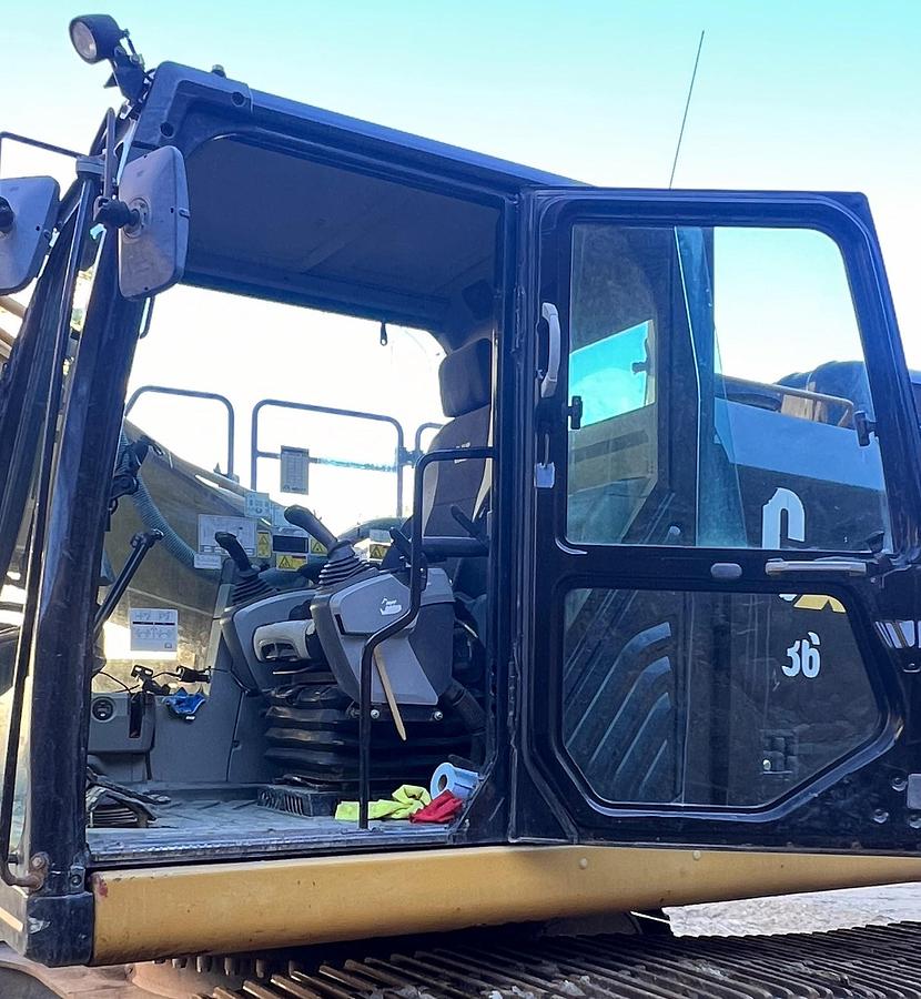 Used 2016 Caterpillar 336F L Excavator with Thumb