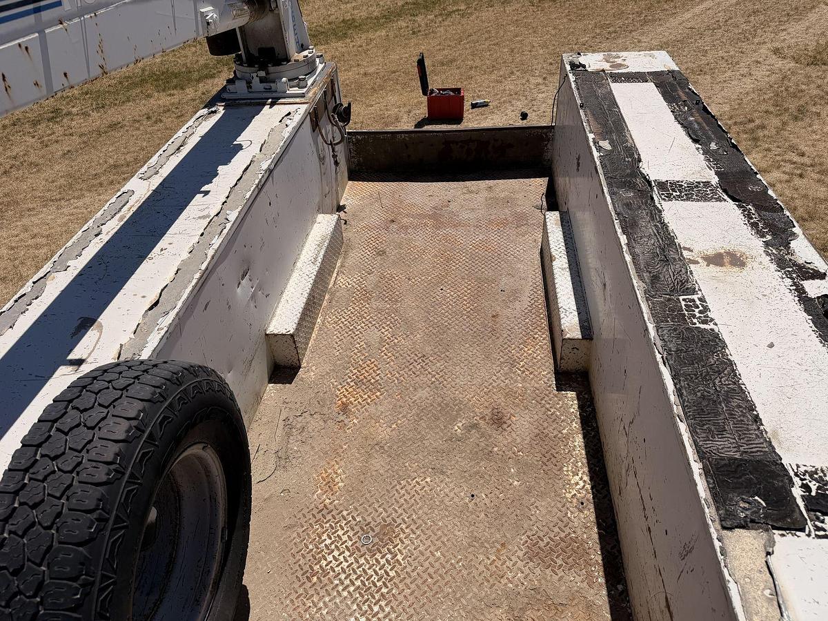 Used ***LOW MILES*** Ford F350 XL Service Truck with Crane and PowerStroke