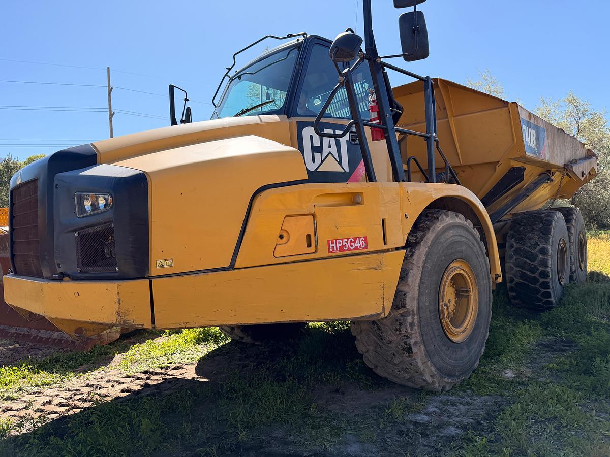 Used 2014 caterpillar 740b