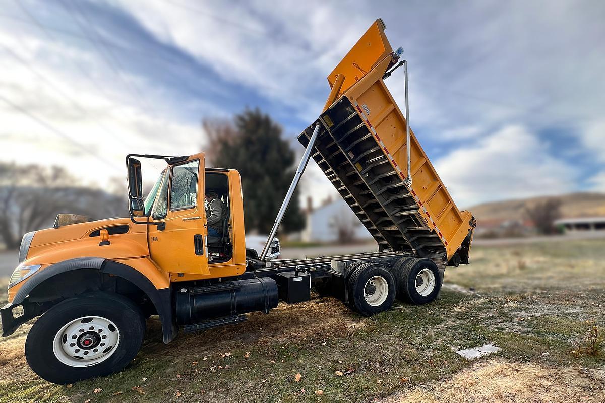 Used 2005 International 7600 Dump Truck