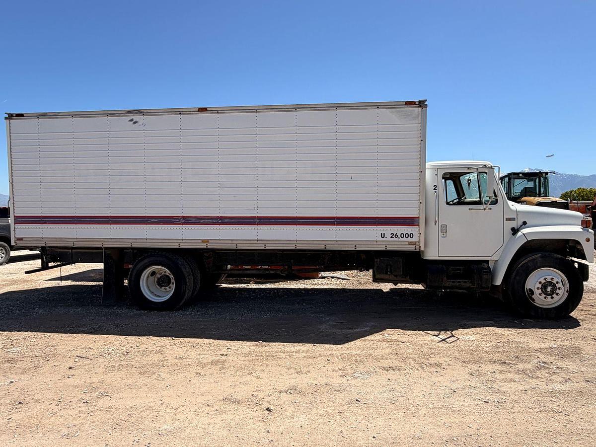 Used International box truck, Dt466 Engine