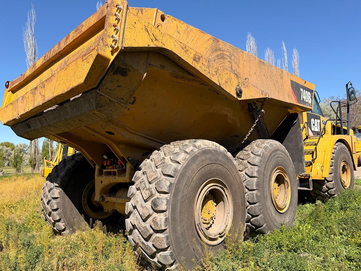 Used 2014 caterpillar 740b