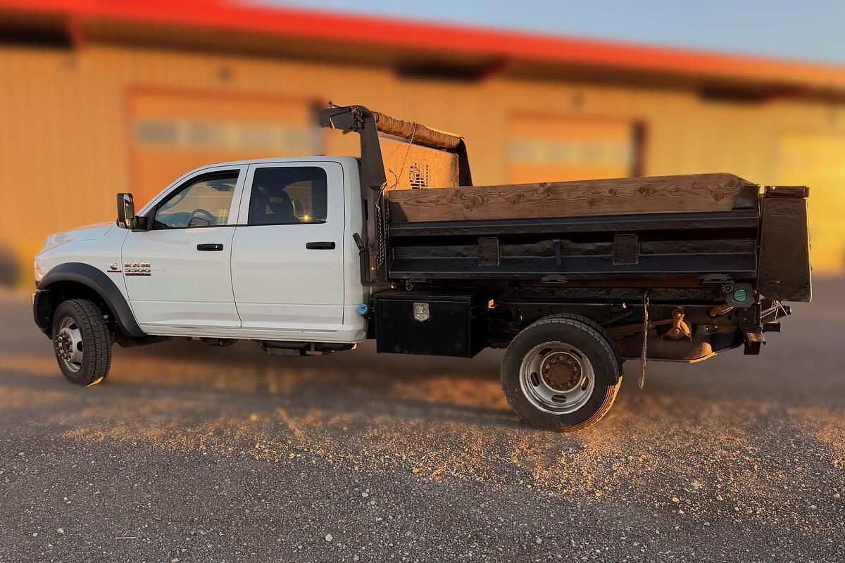 Used 2018 Dodge Ram 5500 Crew Cab Dump Truck