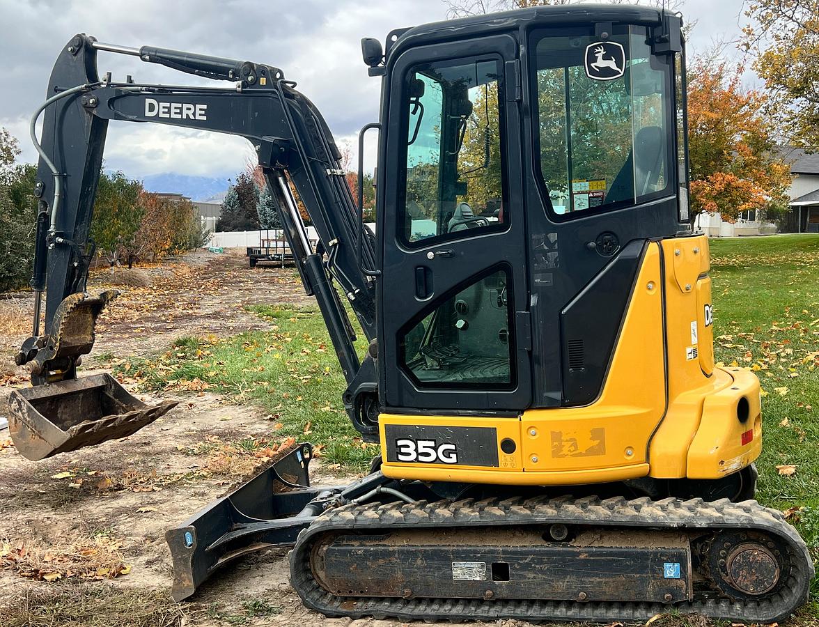 Used 2019 Deere 35G