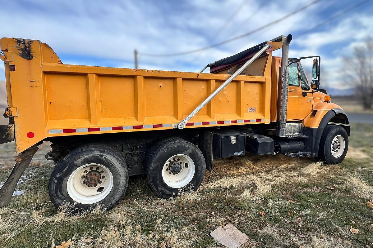 Used 2005 International 7600 Dump Truck