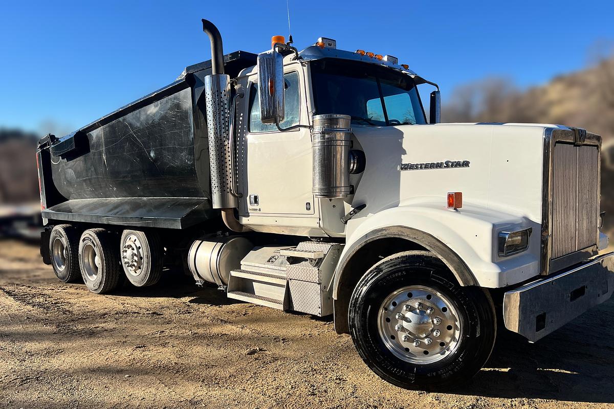 Used 2019 Western Star 4900SF Tri-Axle Dump Truck