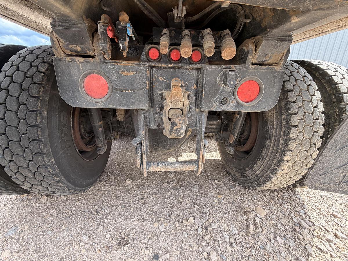 Used Freightliner FLD120SD