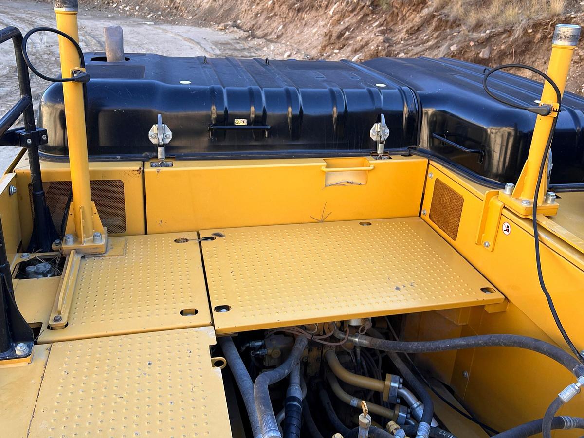 Used 2016 Caterpillar 336F L Excavator with Thumb