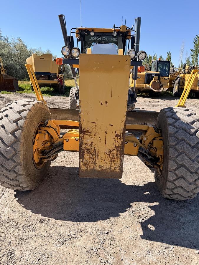 Used Deere 772GP Motor Grader 12K hrs 6WD