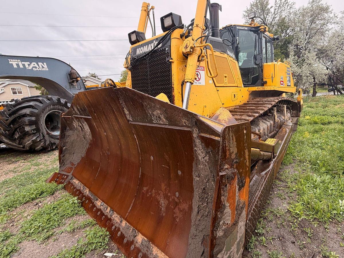 Used 2017 Komatsu D155AX-8, 8,851 hrs, turbocharged diesel, 354 HP