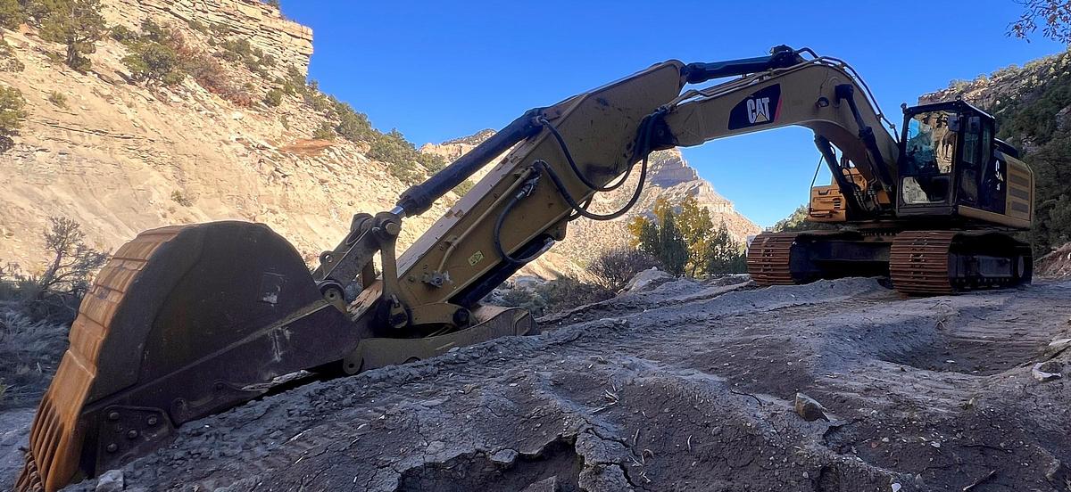 Used 2016 Caterpillar 336F L Excavator with Thumb