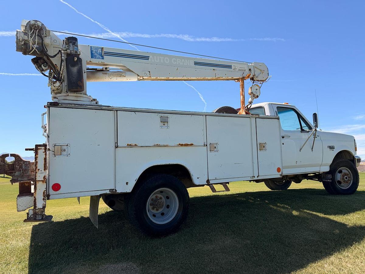 Used ***LOW MILES*** Ford F350 XL Service Truck with Crane and PowerStroke