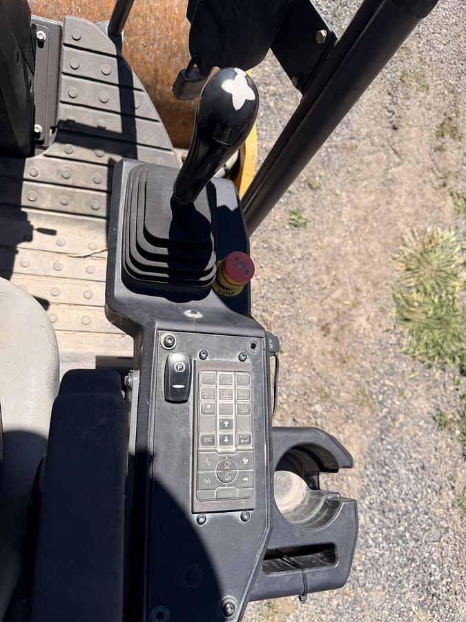 Used 2022 Volvo SD45B Single Drum Vibratory Smooth Drum Roller, 1,166.3 hours