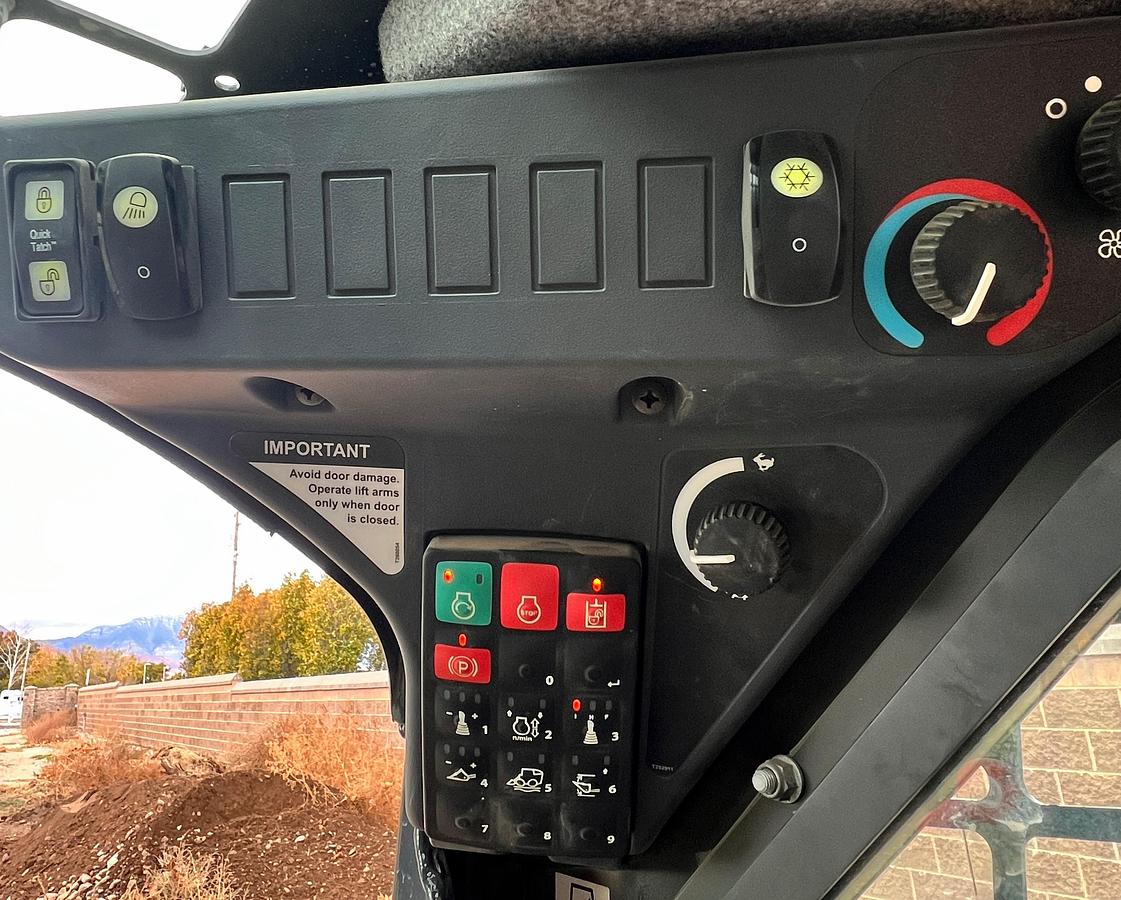 Used 2022 Deere 317G