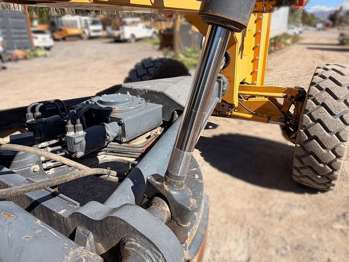 Used Deere 772GP Motor Grader 12K hrs 6WD