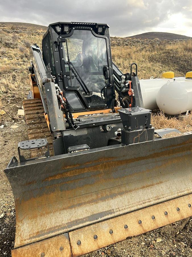 Used 2023 Case, Minotaur DL550 Compact Dozer Loader with ripper, **VERY LOW HOURS***
