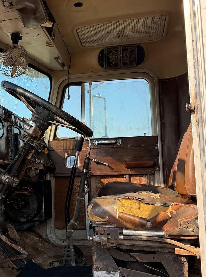 Used Peterbilt, 359A, DayCab, Rebuilt Cummins Small Cam diesel engine, 425 HP