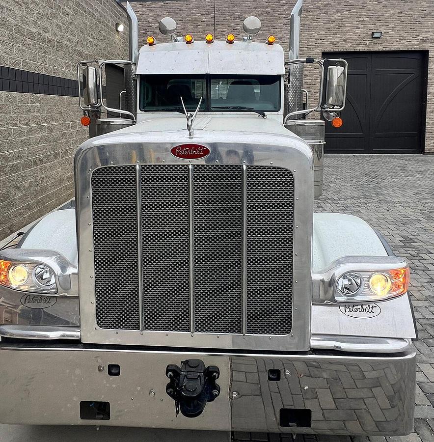 Used 2023 Peterbilt 389 Dual Axle Day Cab Semi Tractor